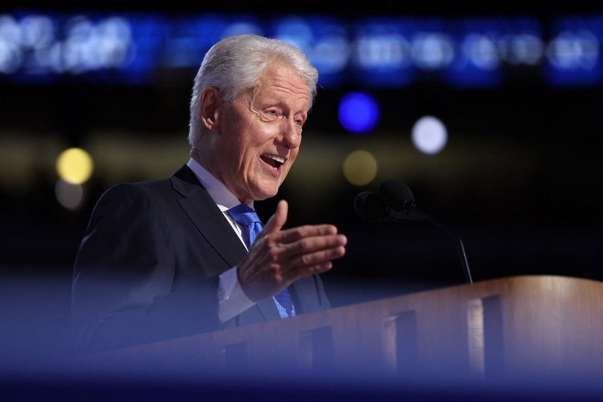 Bill Clinton says he can only remember sending 2 emails in his life