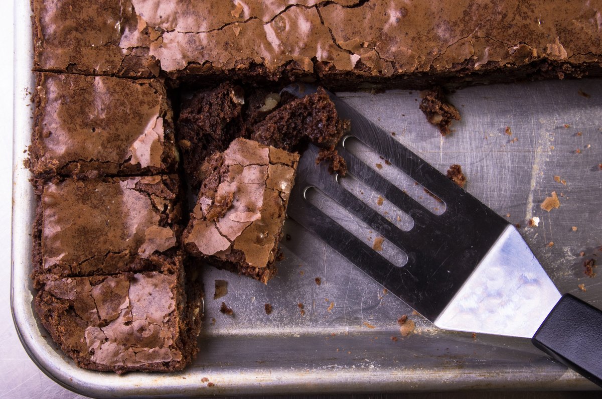 I'm a former pastry cook. Here are 6 of my: favorite easy ways to upgrade a box of brownie mix.