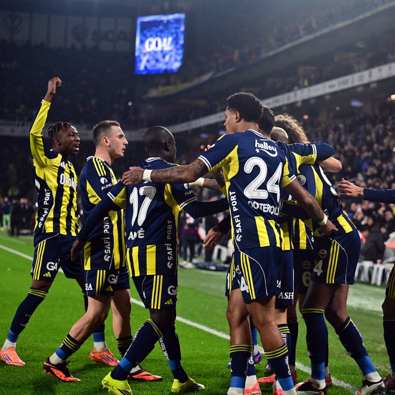 Kadıköy'de Fenerbahçe, 3 gol: atarak 3 puanı kazandı!