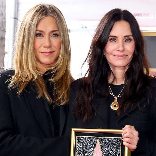 Proof Jennifer Aniston Will Be There for Friends Costar Courteney Cox