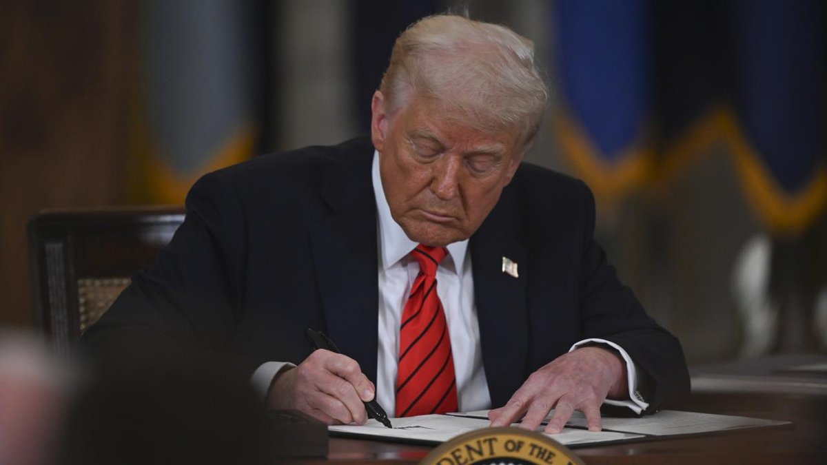 Trump: Petrol firmaları Venezuela'da en az yüz milyar dolar yatıracak