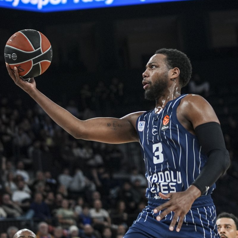 "Anadolu Efes, Zalgiris'e karşı üstünlük sağladı!"