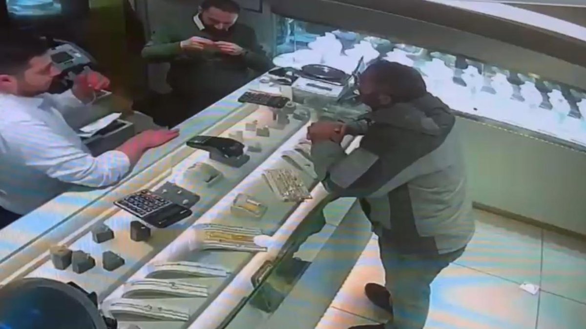 "Yalan altın kolyeyle kuyumcuyu kandırdı, gerçek Kapalıçarşı'da gün yüzüne çıktı"