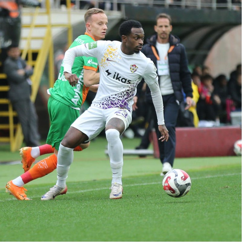 "Eyüpspor, ikinci devrede üstünlüğünü yeniden elde etti!"