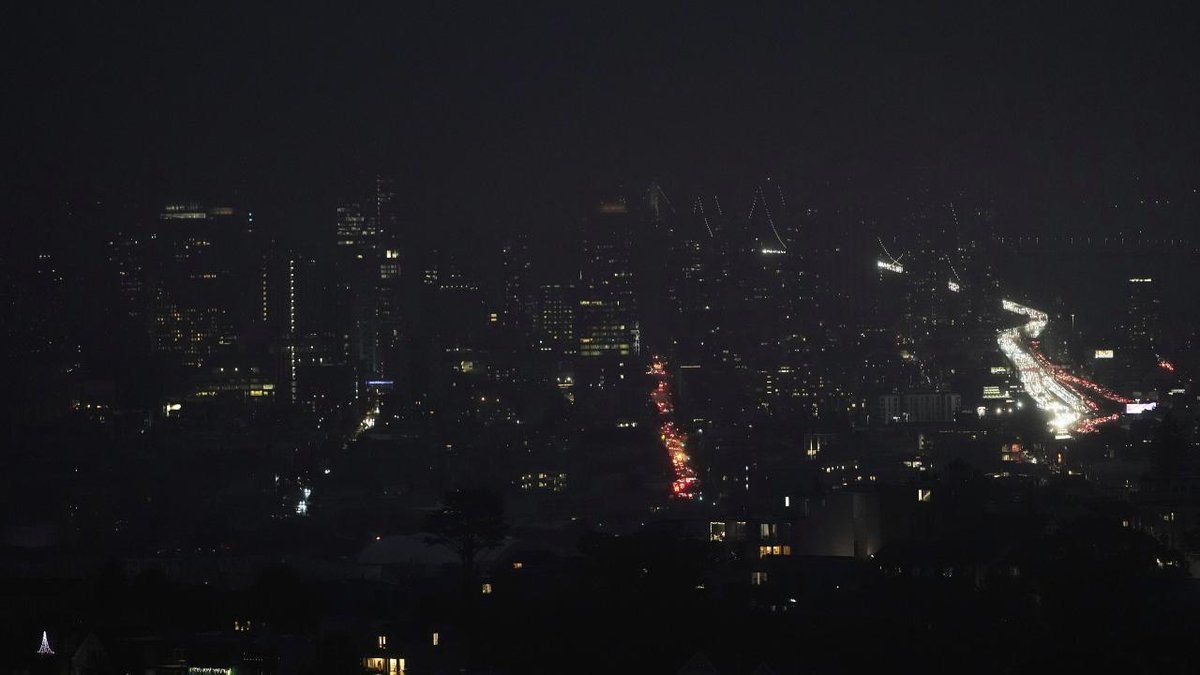 "San Francisco'da 130 Binden Fazla Konut ve İşletme Elektrik Kesintisi Yaşadı"