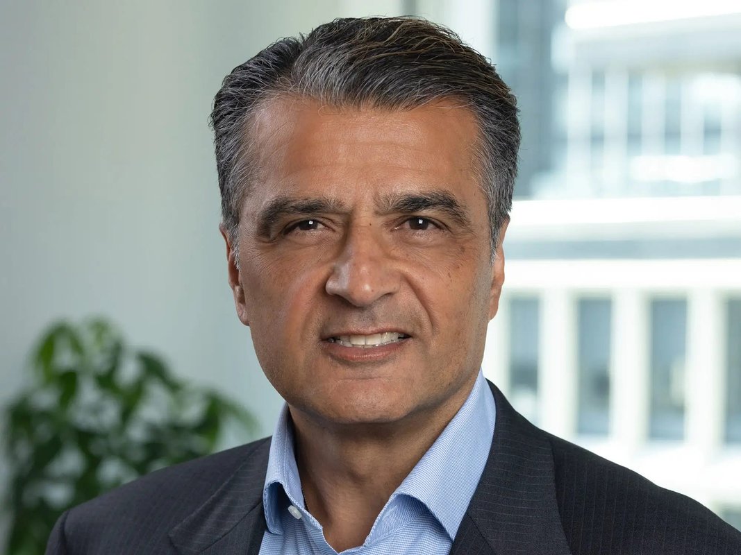 $1.1 billion Paloma Partners is cutting staff, including its strategy and marketing execs, following a business revamp