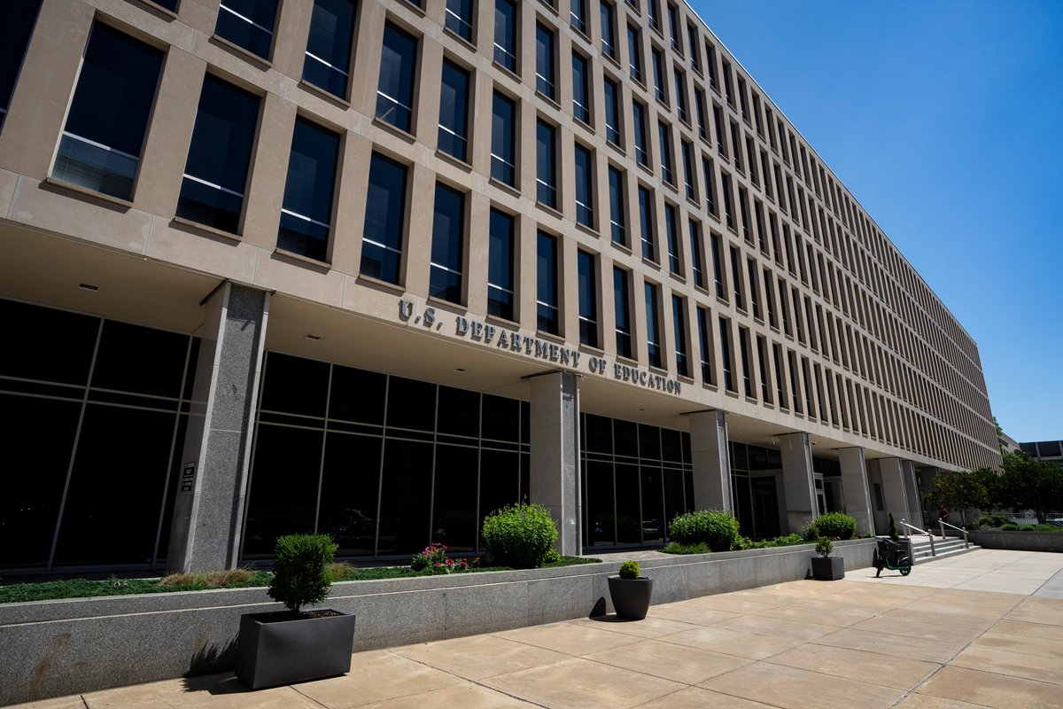 Student-loan borrowers are facing payment errors and customer service delays. A new federal report offers a solution.