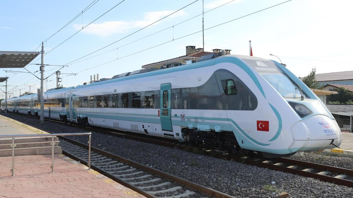 "Demiryolları 2025 yılında 283 milyon yolcu hizmeti sundu"