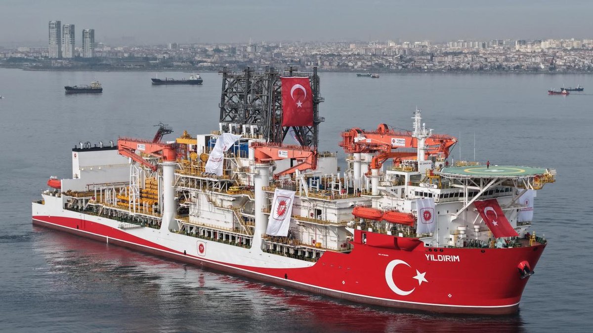 "Yıldırım Sondaj Gemisi Karadeniz'e doğru hareket etti"