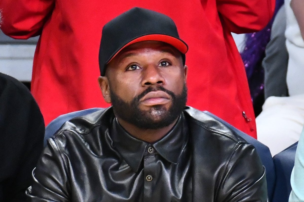 Floyd Mayweather, lüks saatler, altın ve saray: gibi dairesinin kirasını ödemediği gerekçesiyle dava ediliyor.