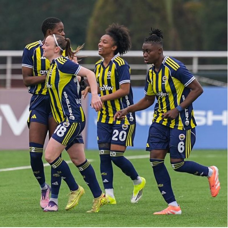 Fenerbahçe, derbi mücadelesinde Beşiktaş'ı farklı bir skorla mağlup etti!