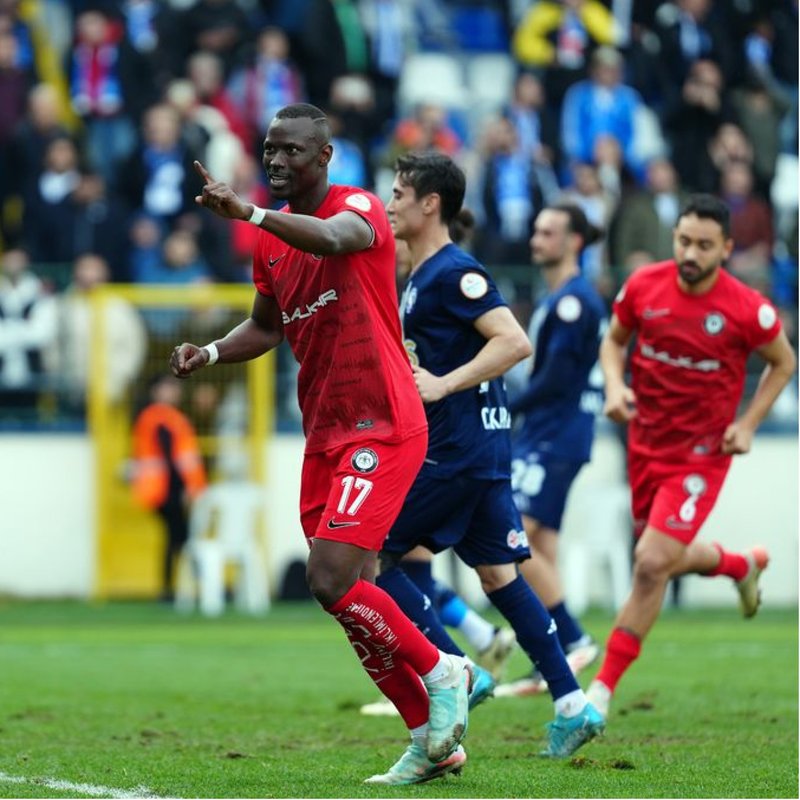 "Çorum FK, Sarıyer karşısında penaltı golleriyle galip geldi!"
