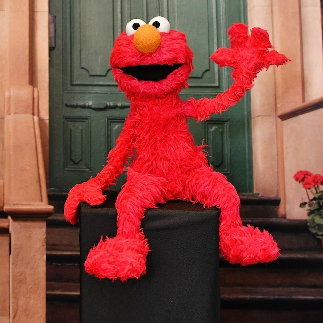 Sesame Street's Elmo Reacts to Being: Bullied for New York Knicks Tweet