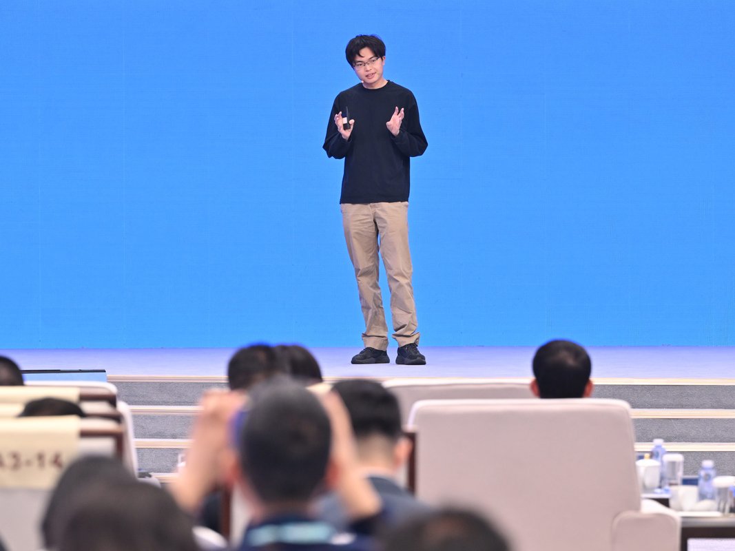 What China's internet is saying about Moonshot's hot new Kimi model