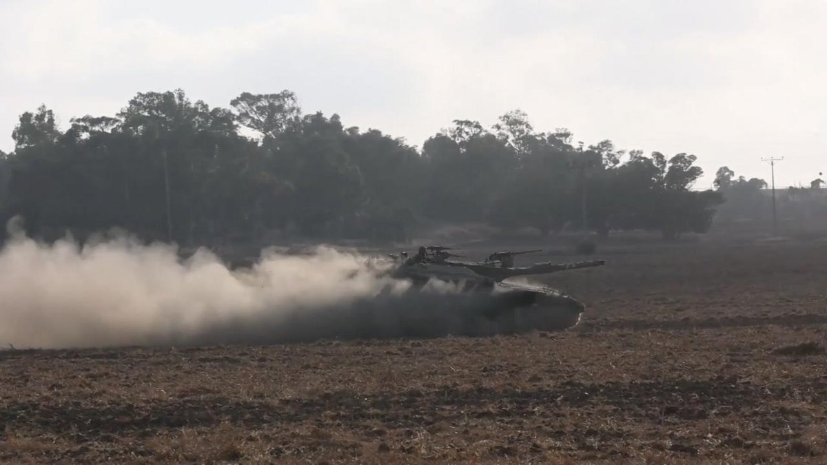 Hizbullah: İsrail'e ait iki savaş tankını füzelerle vurduk