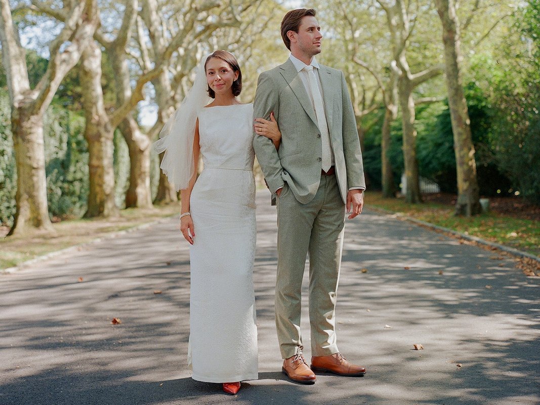 A couple spent $21,000 on a nontraditional Hamptons wedding. It had 33 guests, estate-sale decor, and no dance floor.