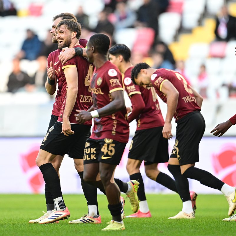 "Göztepe, Antalya'yı Kupada Geçmeyi Başardı!"