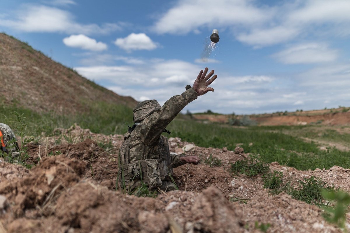 Ukrayna'nın siper savaşında gözden kaçan bir silah: el bombaları