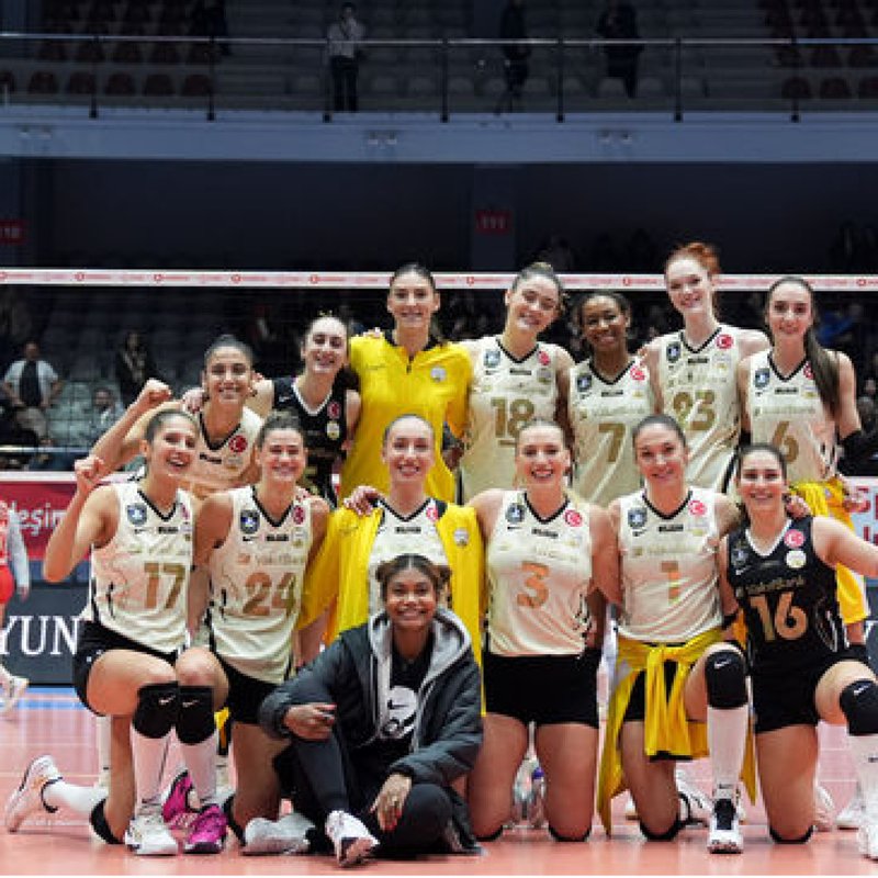 "VakıfBank, Ligdeki İlk Yarıyı Zirvede Tamamladı!"