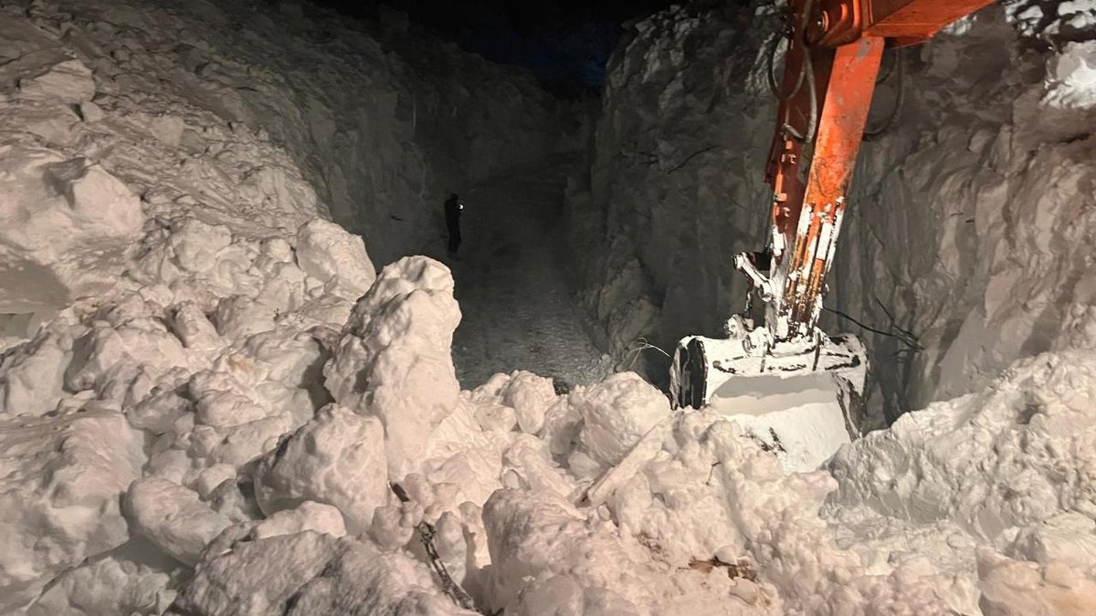 "Beş ilde 558 yerleşim yeriyle ulaşım bağlantısı kesildi"