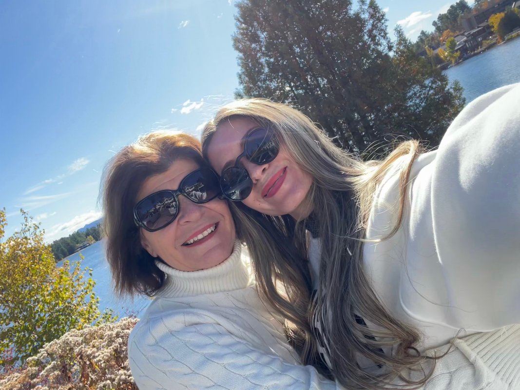 "Annem 60'lı yaşlarında kendine harika bir yaşam inşa etti; haftalık ziyaretlerimde ondan önemli hayat dersleri alıyorum."