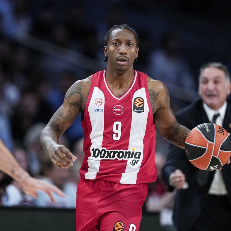 "Anadolu Efes, Amerika Birleşik Devletleri'nden: Yeni Bir Oyun Kurucu Transfer Etti"