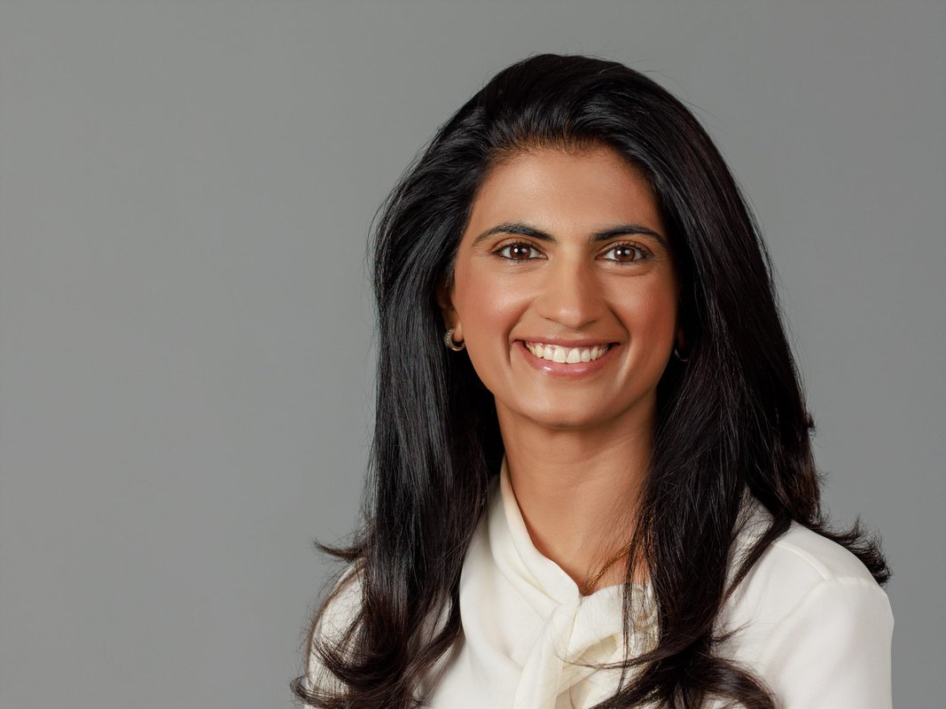 I've helped lead AI adoption at both PwC and Freshworks. Here are 3 common AI mistakes I see workers making.