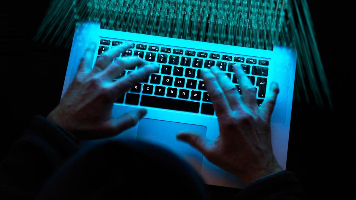 İstanbul'da siyah şapkalı hacker çetesi çökertildi