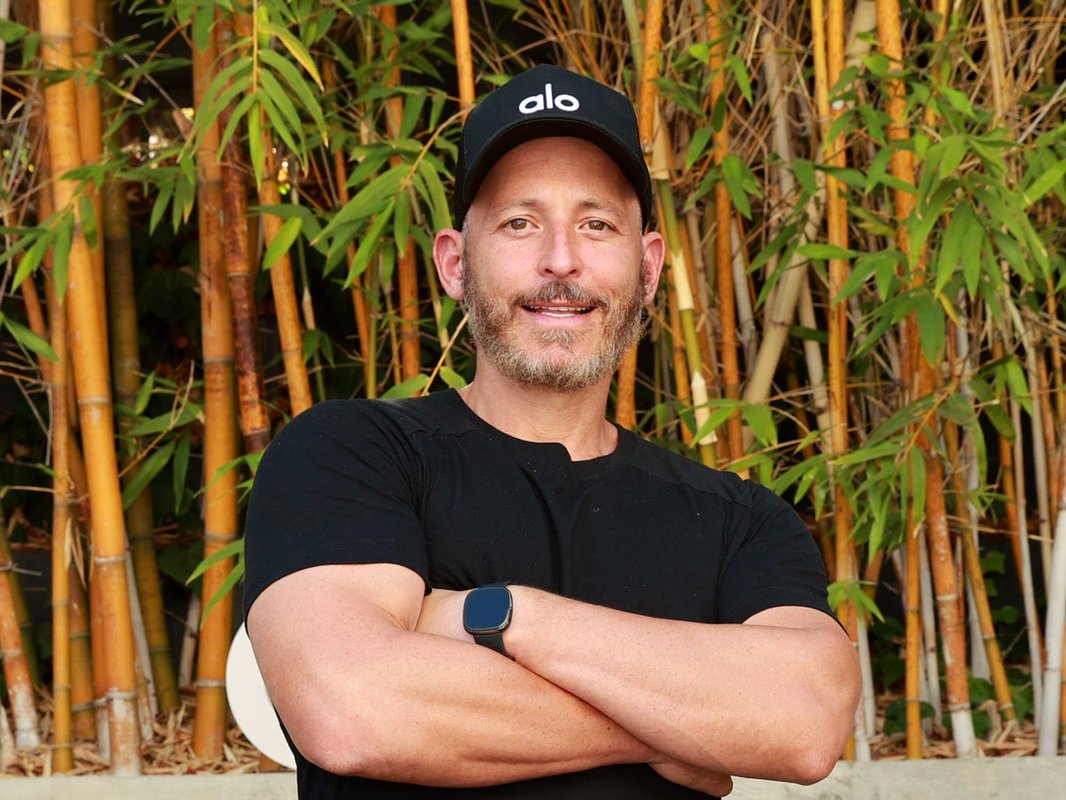 Forget longevity buzzwords like Zone 2 and VO2 max, a top personal trainer says. Focus on this simple metric.
