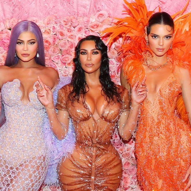 "Kardashian Ailesinin Lanetini Kim Kardashian ve Kylie Jenner Nasıl Sonlandırdı?"