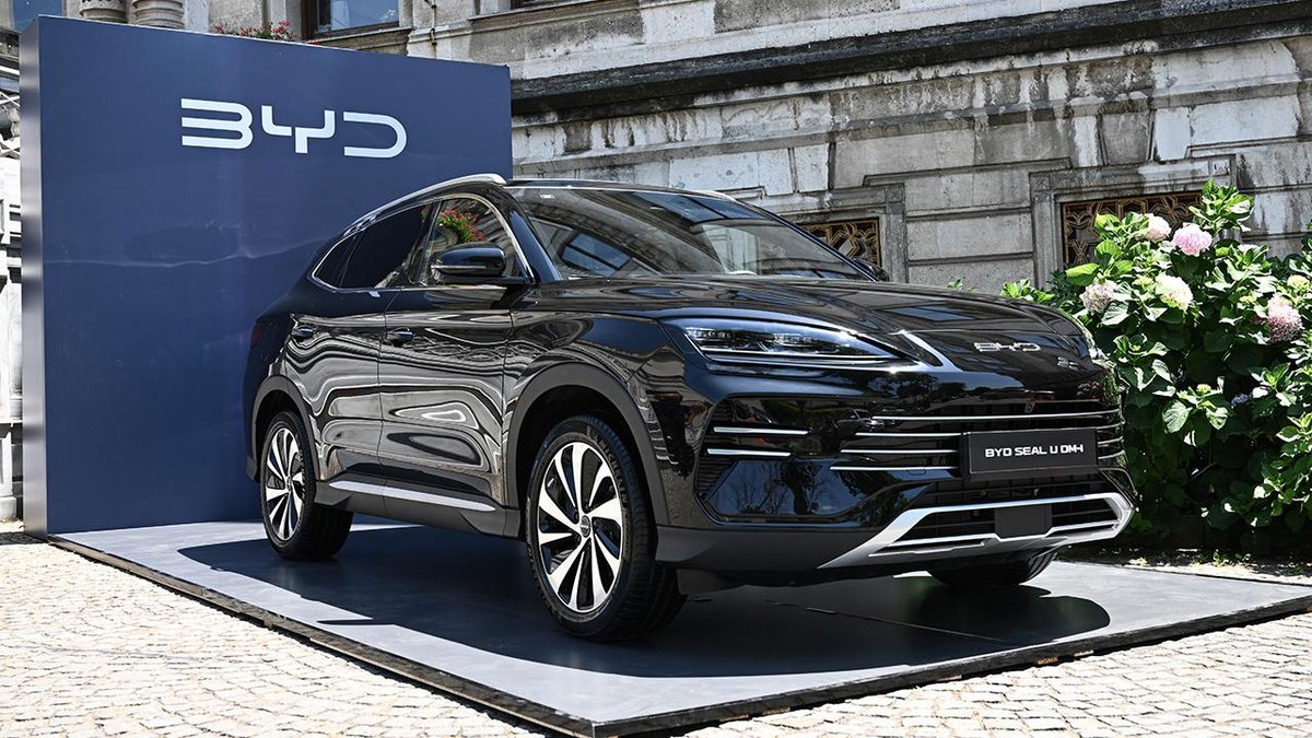 "BYD, elektrikli otomobil satışında: Tesla'yı geçmek için adım atıyor"