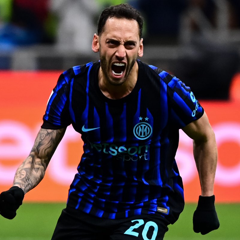 "Galatasaray'da Hakan Çalhanoğlu Hakkında Tartışmalar Başladı"