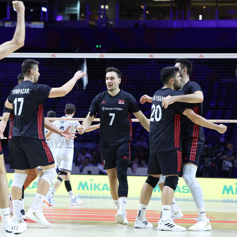 Filenin Efeleri ilk: kez VNL finalinde sahnede!