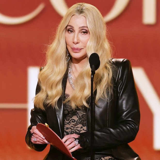 Cher, 2026 Grammy Ödülleri'nde Sunuculuk Sırasında Komik Bir Hata Yaptı