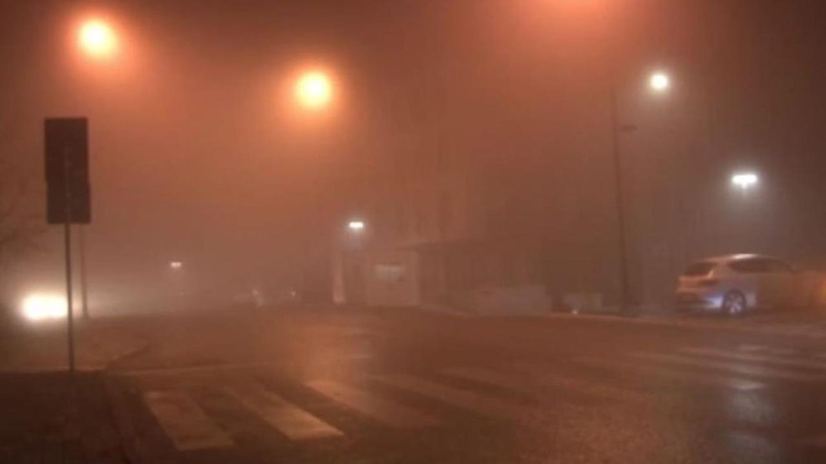 İstanbul'u etkisi altına alan yoğun sis, görünürlüğü azalttı