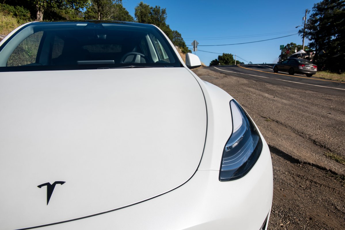 Elon Musk, Tesla'nın Tam Otonom: Sürüş sisteminin yalnızca abonelikle sunulacağını duyurdu.