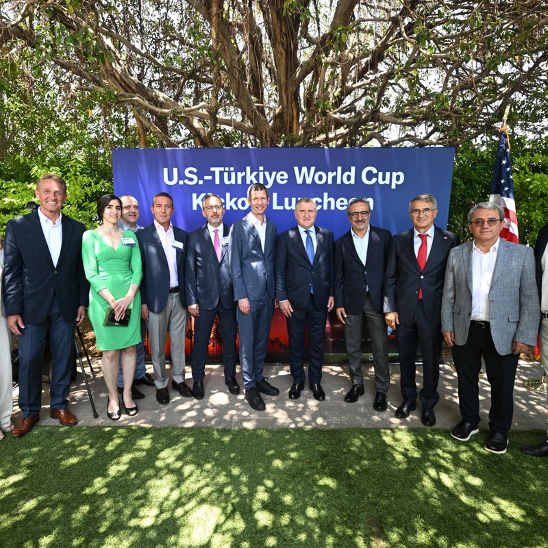Türkiye-ABD maçı öncesinde davet düzenlendi!