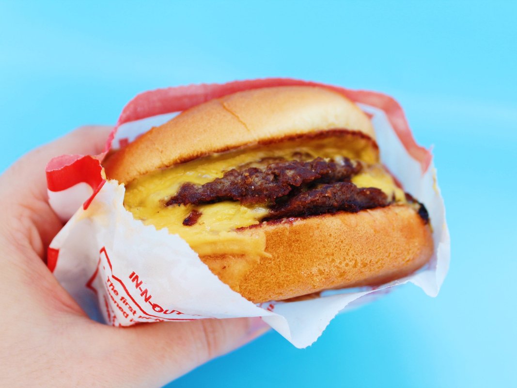 "En kötüden en iyiye 13 hızlı yemekçi double cheeseburger değerlendirmesi: En sevdiğim en ucuzlardan biri."