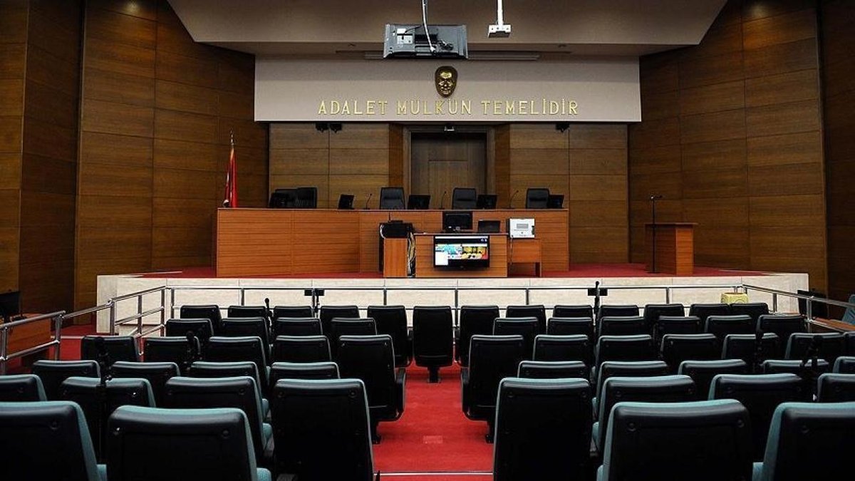 "Başörtülü öğretmenin yüzme havuzuna kabul edilmemesiyle ilgili davada mahkeme kararı açıklandı"
