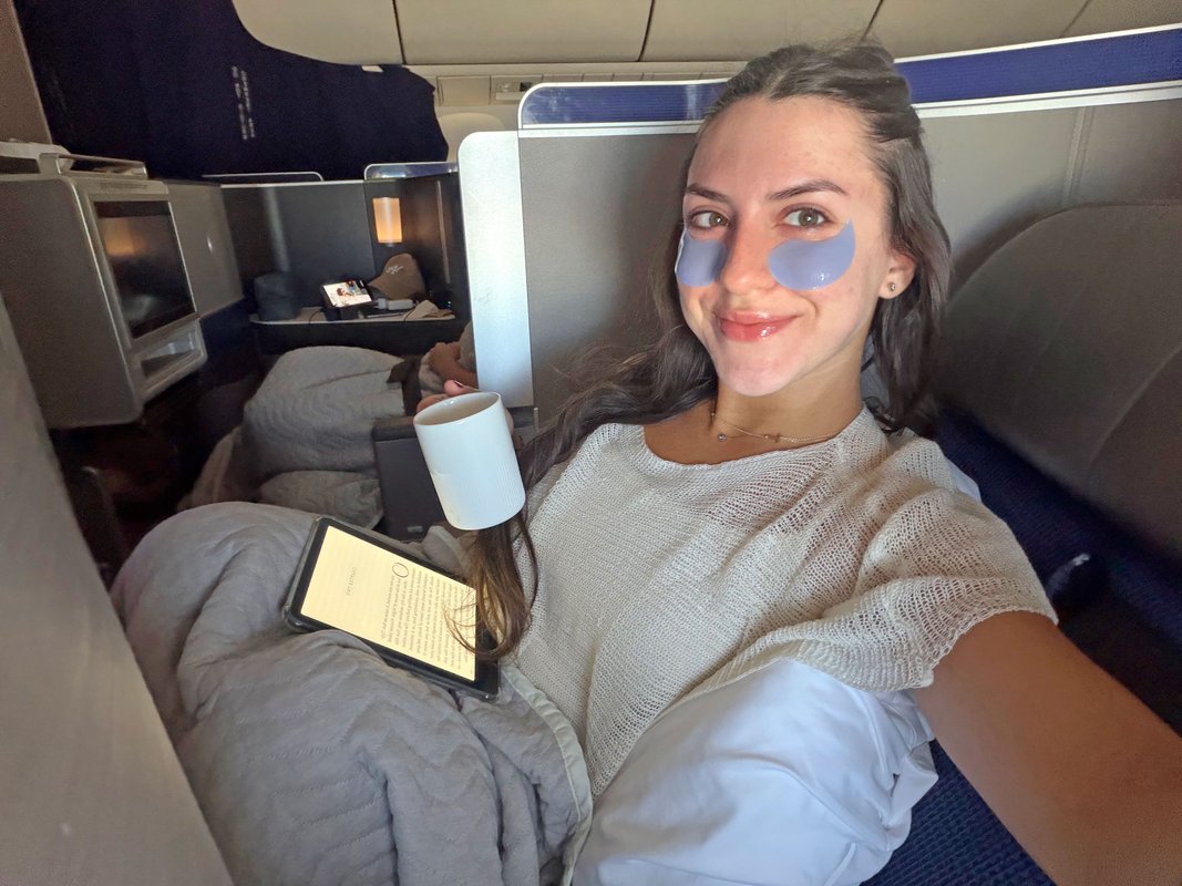 United Polaris iş sınıfında 8 saatlik uçuş: Yatabilen koltuk, kendi yatağımdan daha rahattı.