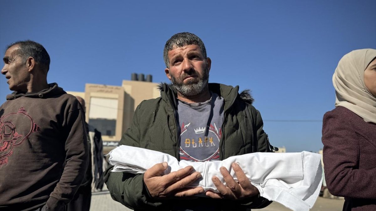 İsrail'in Gazze'deki saldırılarında yaşamını yitirenlerin sayısı 70 bin 942'ye ulaştı.