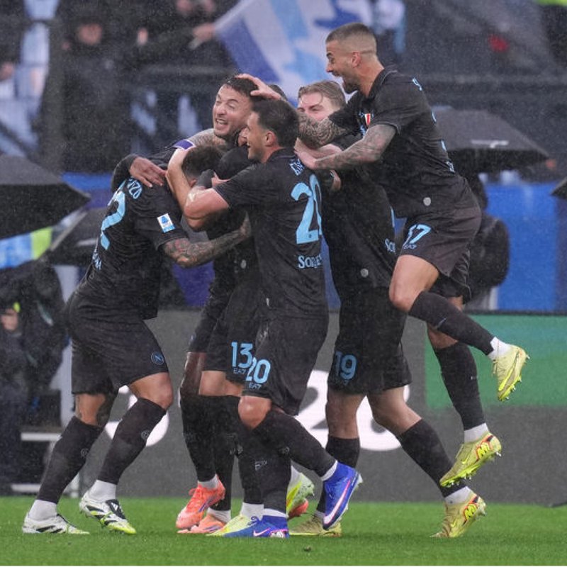 "Napoli, Lazio'yu 2-0'la mağlup etti!"