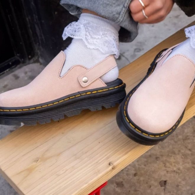 Sezon Sonu İndiriminde Dr. Martens Ayakkabılar 60 Dolar, Diğer Ayakkabı Fırsatlarıyla Birlikte