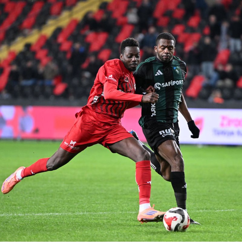"Gaziantep, Kocaeli'yi 10 futbolcuyla yendi!"