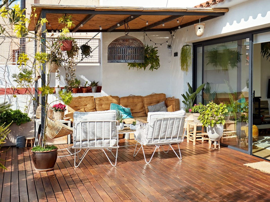 I'm an interior decorator. Here are 8 things I'd never have in my own backyard.