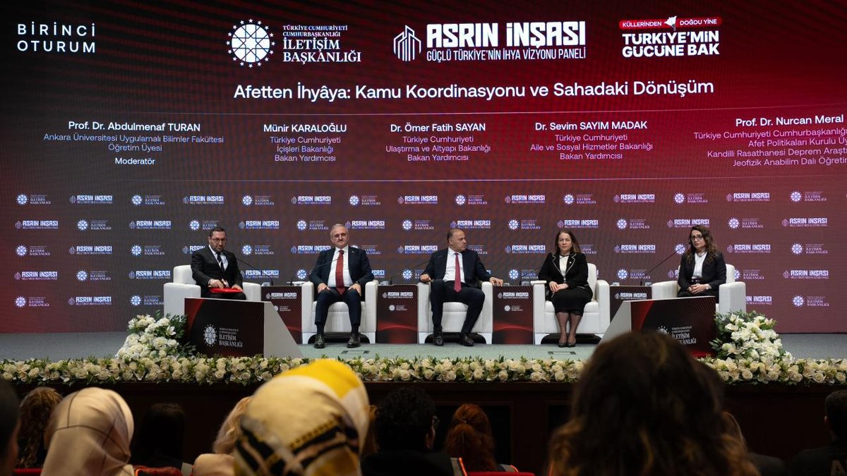 "İletişim Başkanlığı'ndan Türkiye'nin Geleceği İçin Güçlü Vizyon Paneli Düzenlendi"