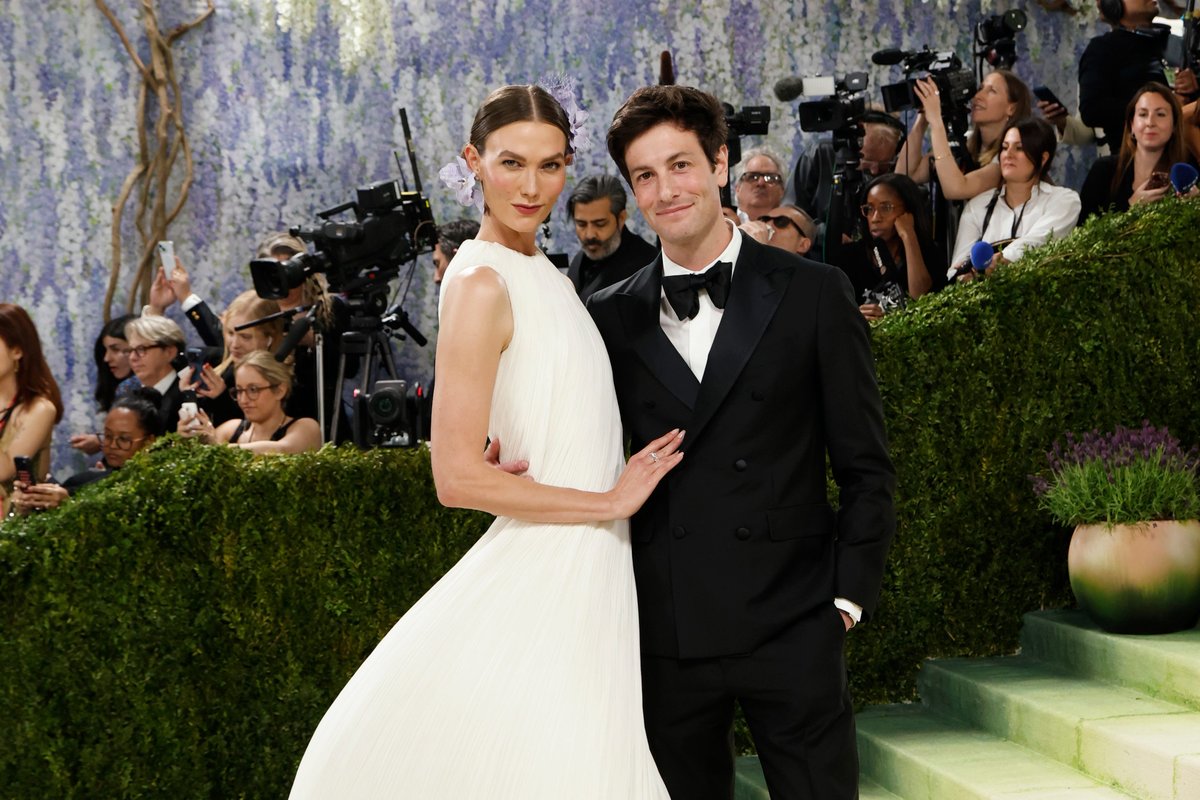 Inside the relationship of model Karlie Kloss and billionaire venture: capitalist Josh Kushner, the power couple with unconventional ties to Trump