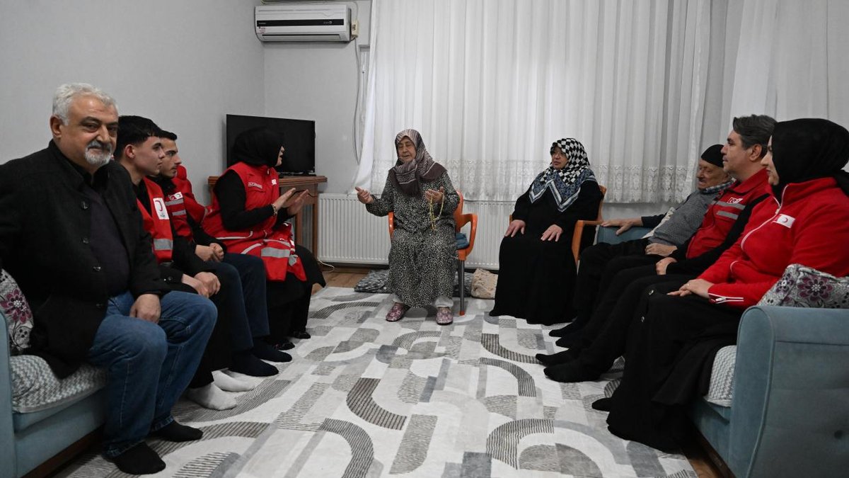 "Kızılay timinin kurtardığı: aileye yaptığı sürpriz ziyareti"