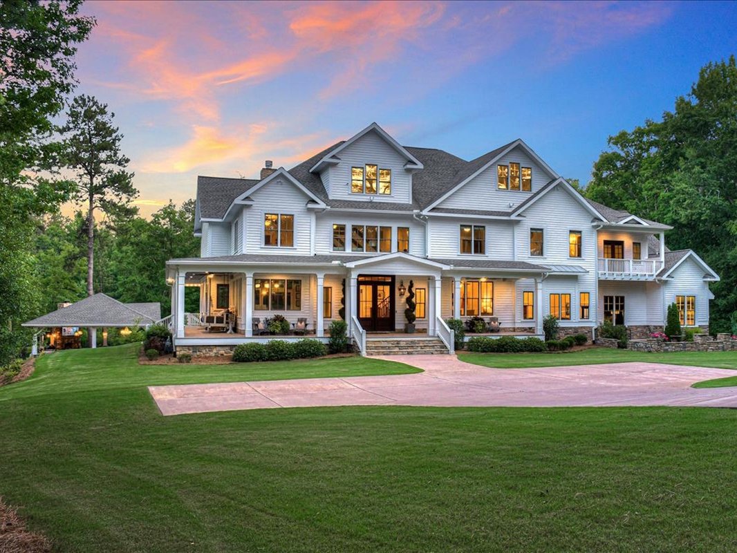 A family spends months and thousands of dollars prepping their home to rent it out for the Masters Tournament