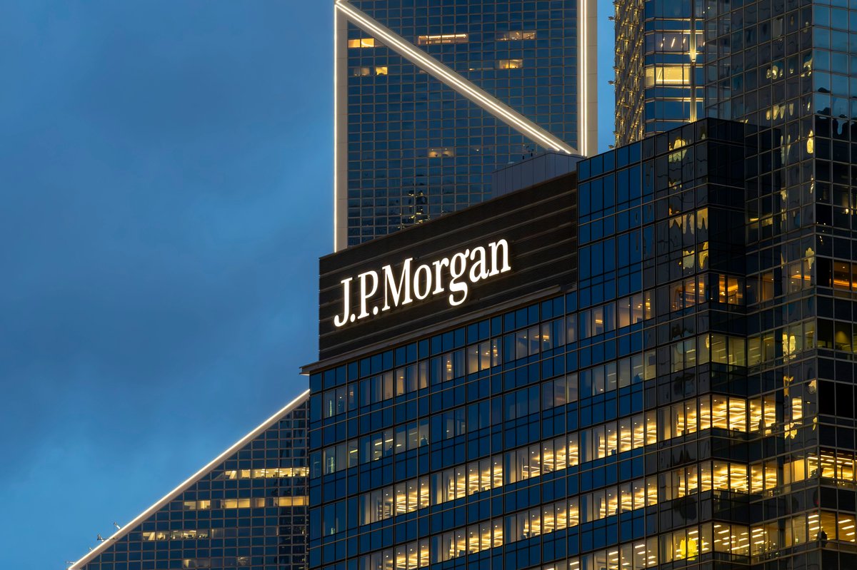 JPMorgan, ABD’de hissedar oylamaları için vekil danışmanları bırakıyor; yapay zekaya yöneliyor
